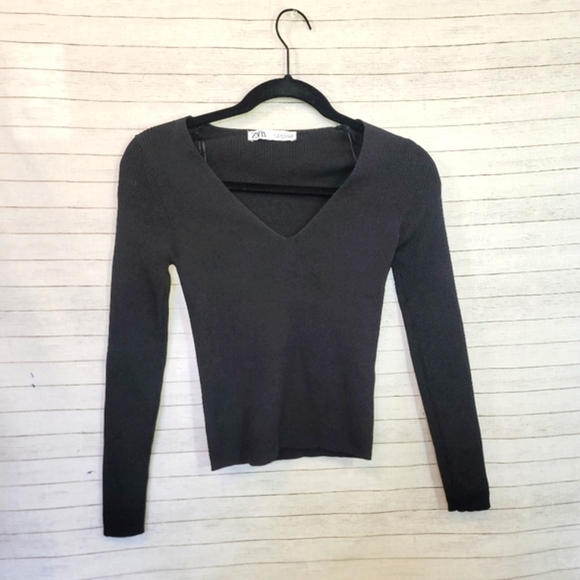 ZARA BLACK RIBBED V NECK SWEATER, SZ MEDIUM - Picture 1 of 9